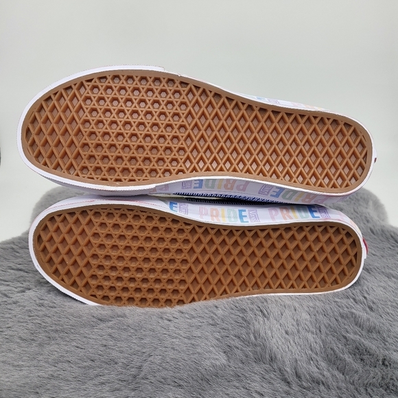 Vans Pride Sk8-Mid Men White Sneakers - Picture 6 of 6